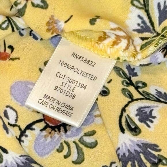 Max Studio Floral Wrap Top Women’s M | Yellow | Flutter Sleeve Blouse | EUC - Picture 8 of 11